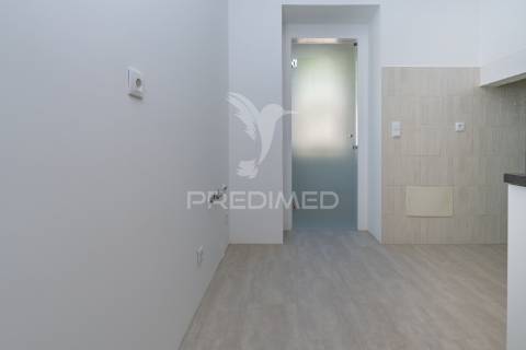 Apartamento t1+1 com vista rio junto museu da arte antiga