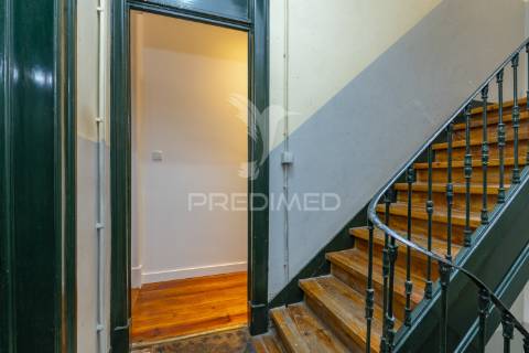Apartamento t1+1 com vista rio junto museu da arte antiga
