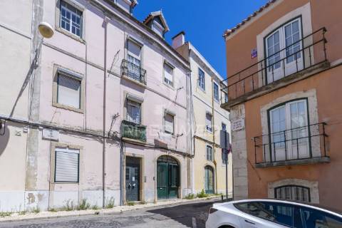 Apartamento t1+1 com vista rio junto museu da arte antiga