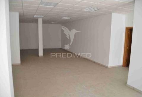 Loja comercial com 77m² no centro da figueira da foz