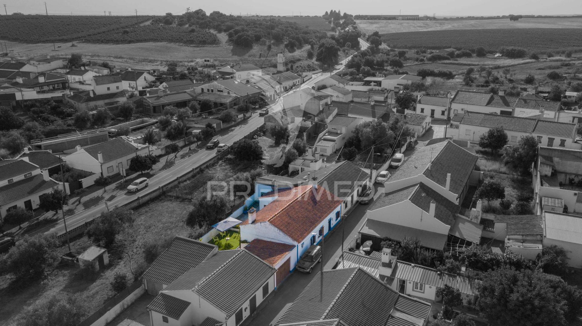 Moradia t3 térrea com quintal e garagem