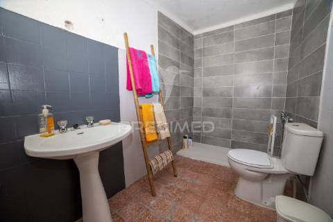 Moradia t3 térrea com quintal e garagem