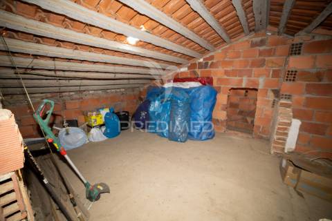 Moradia t3 térrea com quintal e garagem