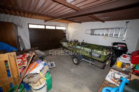 Moradia t3 térrea com quintal e garagem