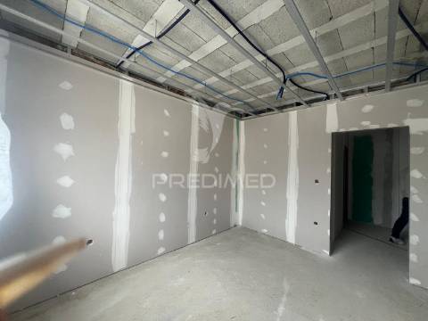 Moradia t4 em fase final de construção com piscina — centro de chaves, vila real