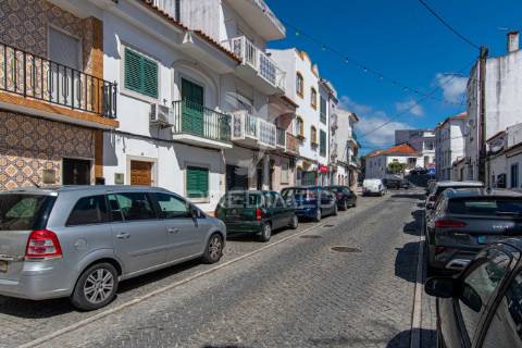 Moradia no centro de azambuja