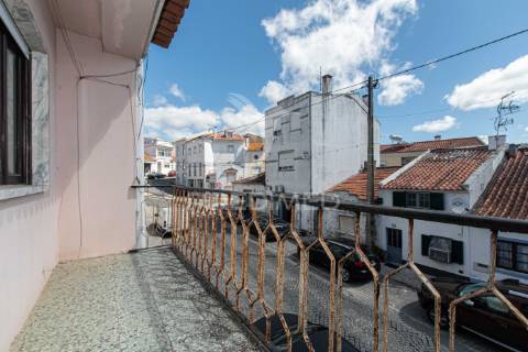 Moradia no centro de azambuja