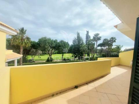 Vilamoura -  t3 com vista golfe, piscina e garagem em condomínio privado