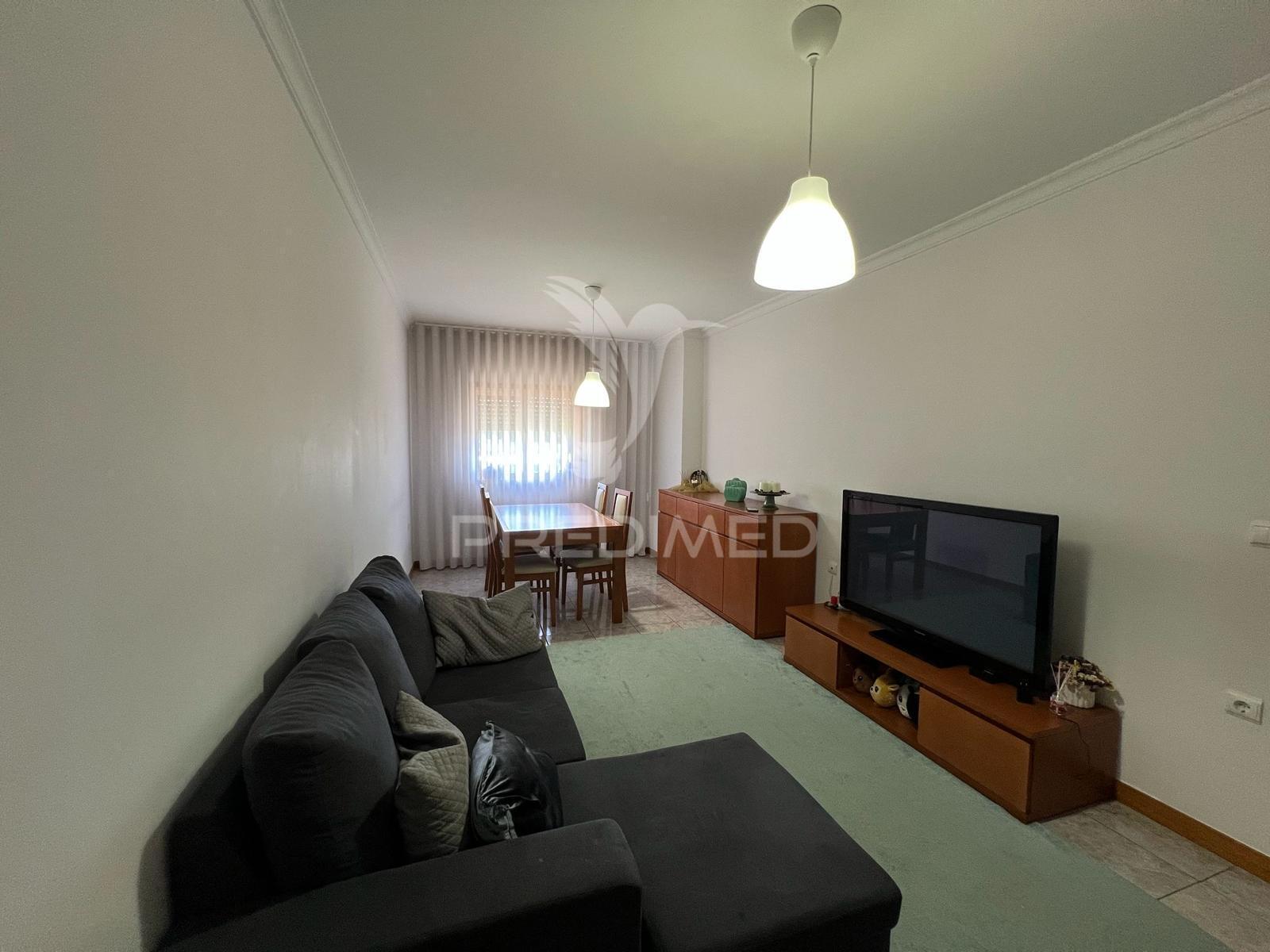 Apartamento t2 | trofa | junto à estação de comboios e variante
