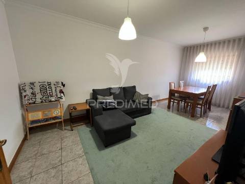 Apartamento t2 | trofa | junto à estação de comboios e variante