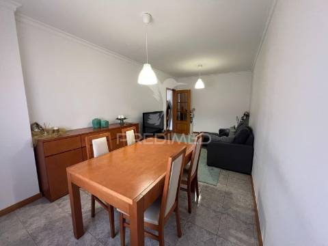 Apartamento t2 | trofa | junto à estação de comboios e variante