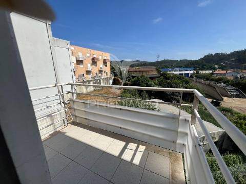Apartamento t2 | trofa | junto à estação de comboios e variante