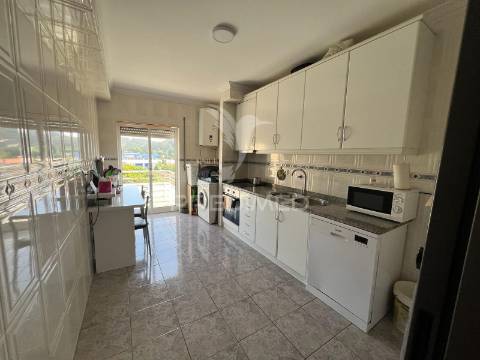 Apartamento t2 | trofa | junto à estação de comboios e variante