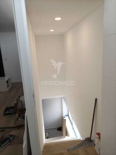 T2+1 moderno, mobilado e equipado | design contemporâneo e pronto a habitar
