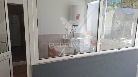 Moradia t2 térrea recuperada na vila de alpiarça, santarém
