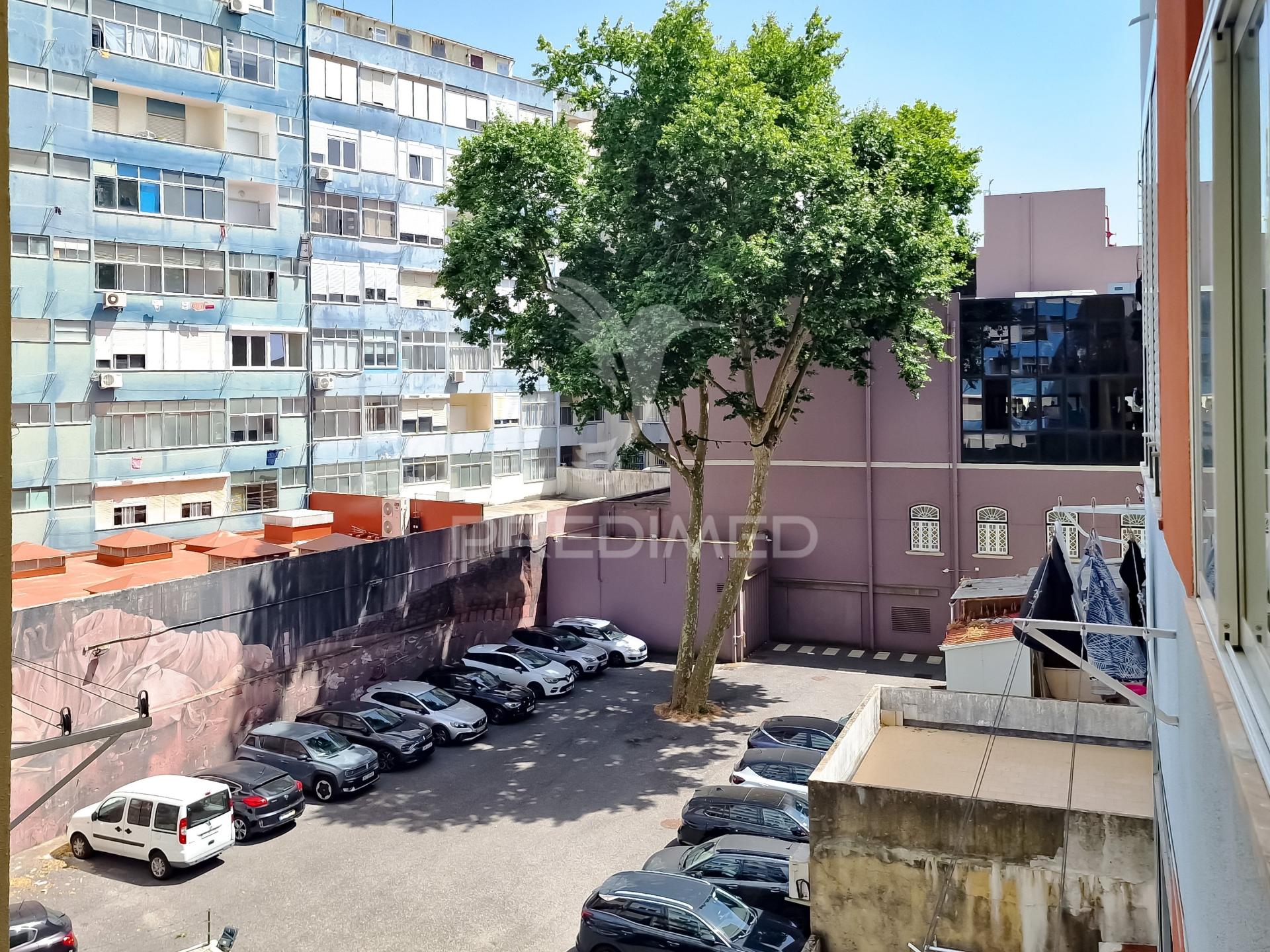 Apartamento t1 à venda no centro da amadora