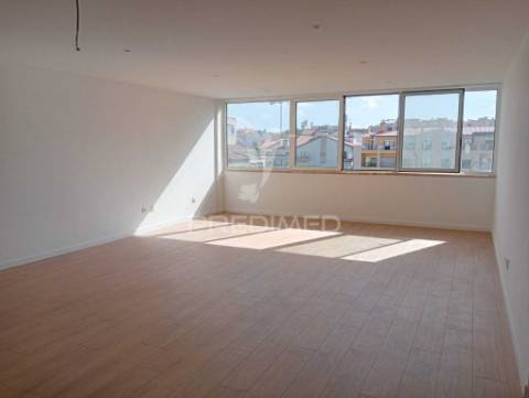 Apartamento t3 totalmente remodelado - rua pedro álvares cabral, leiria