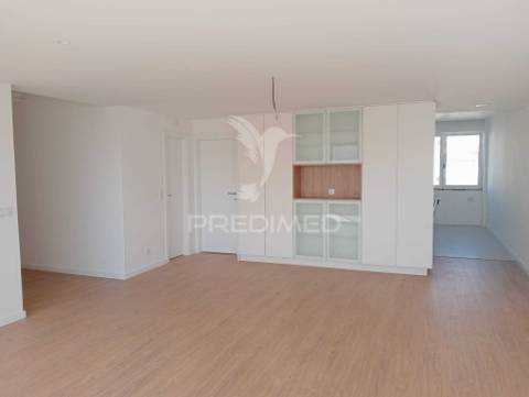 Apartamento t3 totalmente remodelado - rua pedro álvares cabral, leiria