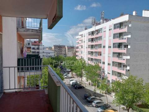 Apartamento t3 totalmente remodelado - rua pedro álvares cabral, leiria