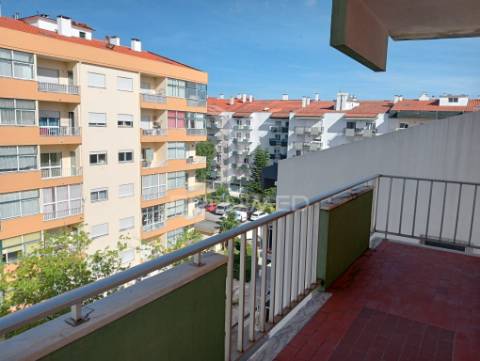 Apartamento t3 totalmente remodelado - rua pedro álvares cabral, leiria