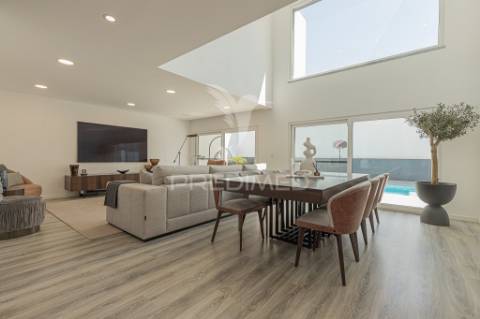 Moradia 4 suites, aroeira