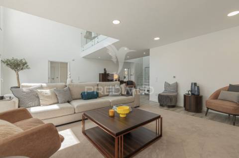 Moradia 4 suites, aroeira