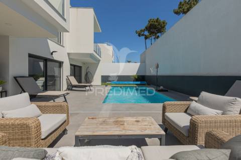 Moradia 4 suites, aroeira