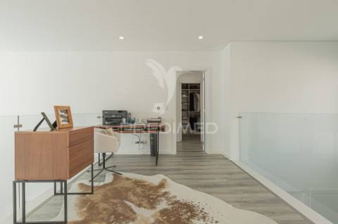 Moradia 4 suites, aroeira