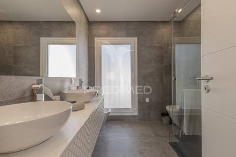 Moradia 4 suites, aroeira
