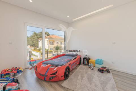 Moradia 4 suites, aroeira