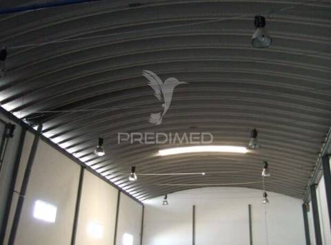 Stand automóvel e oficina com 1.080m² em elvas