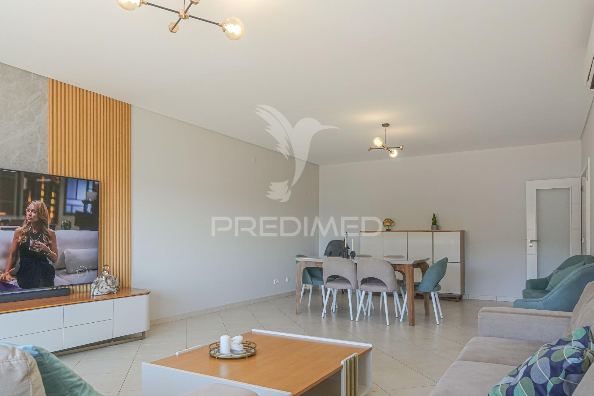 Apartamento t4 na prestigiada urbanização dos pinheiros – abrantes.