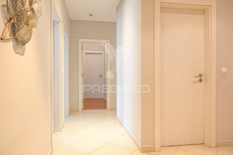 Apartamento t4 na prestigiada urbanização dos pinheiros – abrantes.
