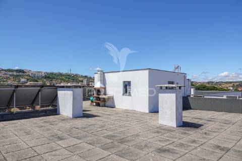 Apartamento t4 na prestigiada urbanização dos pinheiros – abrantes.