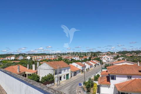 Apartamento t4 na prestigiada urbanização dos pinheiros – abrantes.
