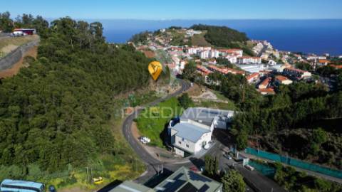 Terreno com 2020 m² freguesia do caniço concelho de santa cruz.