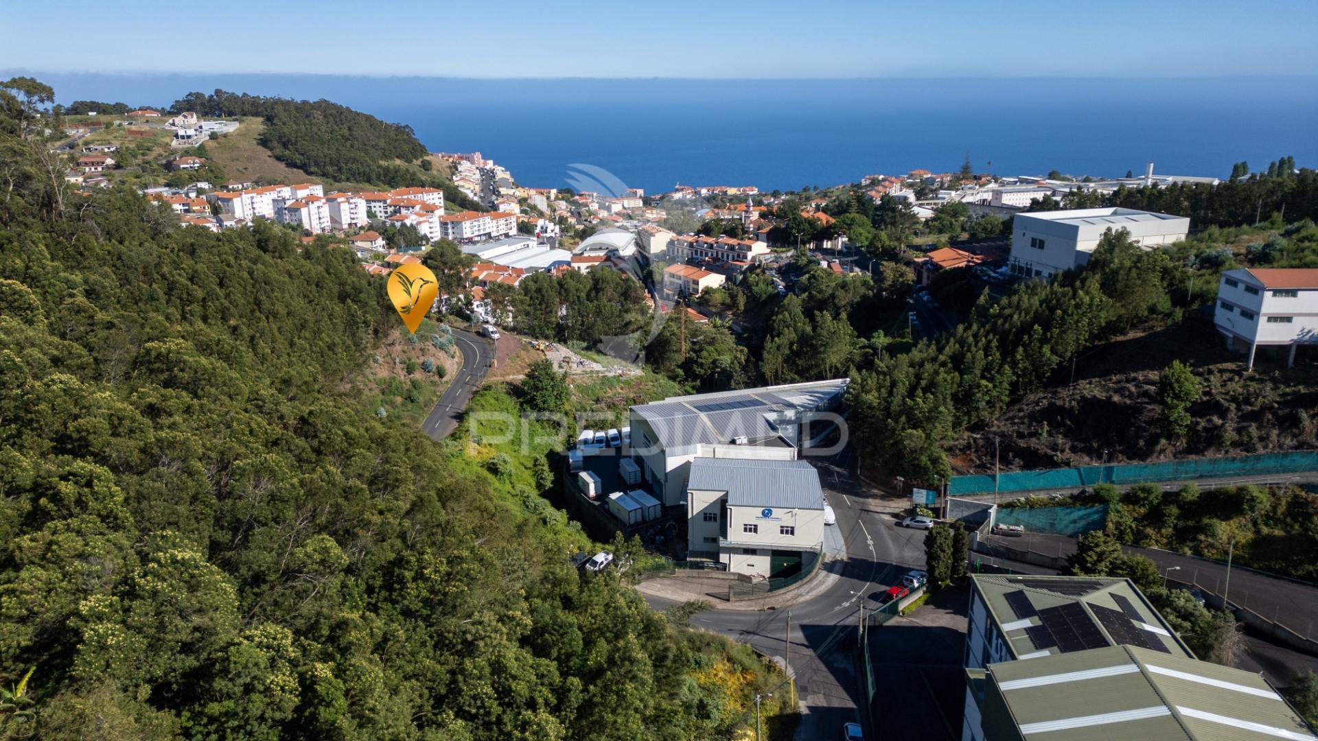 Terreno com 2020 m² freguesia do caniço concelho de santa cruz.