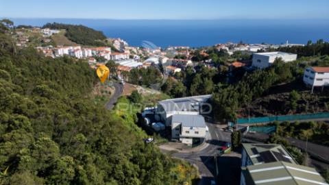 Terreno com 2020 m² freguesia do caniço concelho de santa cruz.