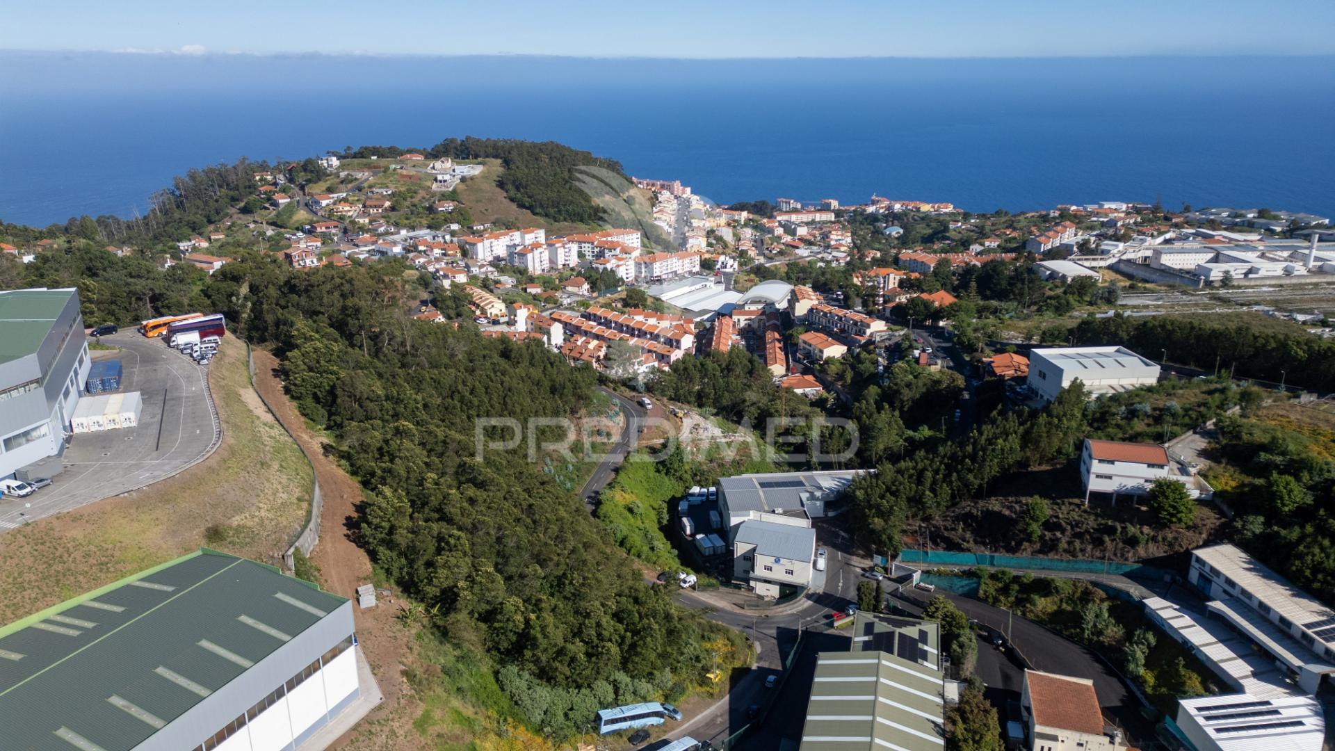 Terreno com 2020 m² freguesia do caniço concelho de santa cruz.