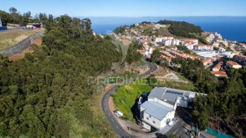 Terreno com 2020 m² freguesia do caniço concelho de santa cruz.