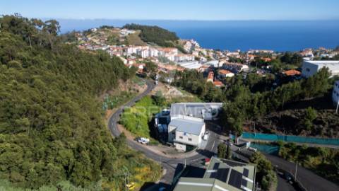 Terreno com 2020 m² freguesia do caniço concelho de santa cruz.