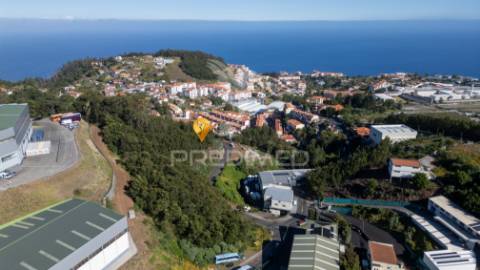 Terreno com 2020 m² freguesia do caniço concelho de santa cruz.