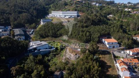Terreno com 2020 m² freguesia do caniço concelho de santa cruz.