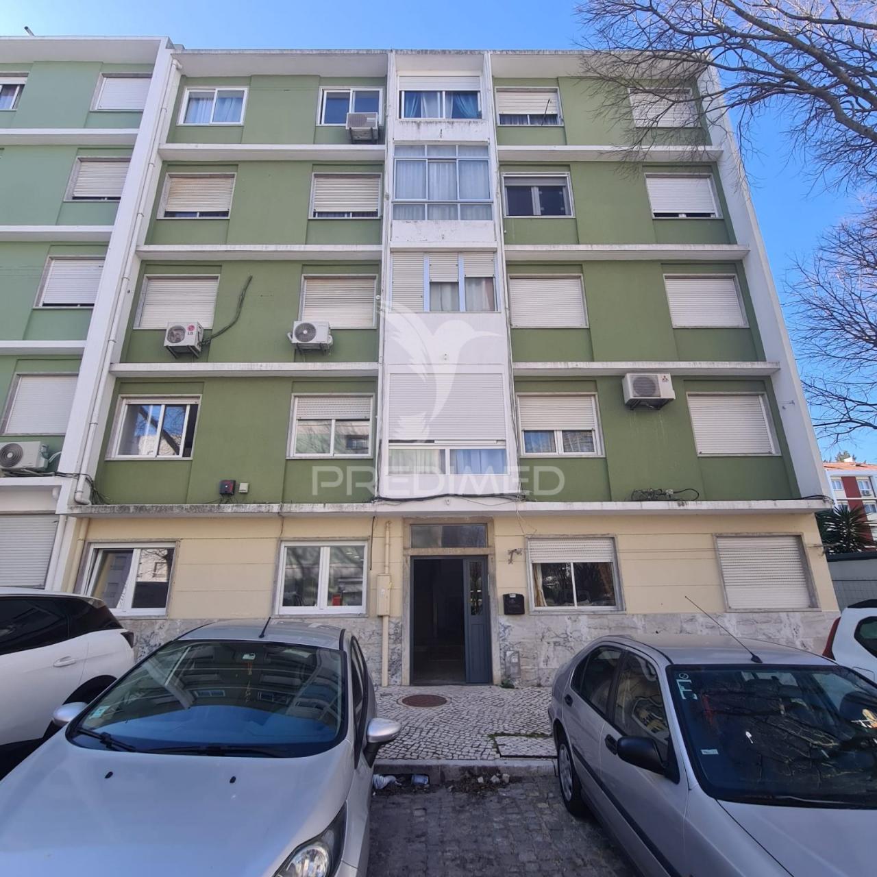 Apartamento t2 remodelado benfica – lisboa