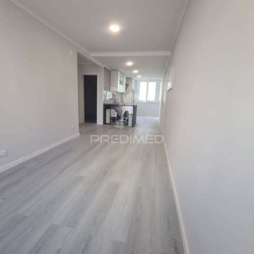 Apartamento t2 remodelado benfica – lisboa