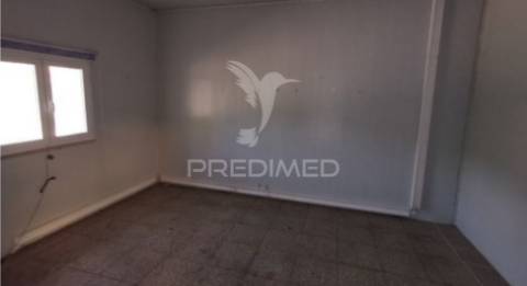 Armazém industrial com potencial comercial em préstimo - águeda