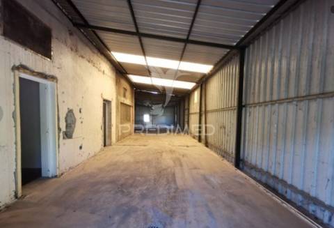 Armazém industrial com potencial comercial em préstimo - águeda
