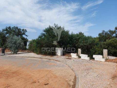 Moradia t3 térrea, terreno 950m2, com piscina em vale navio