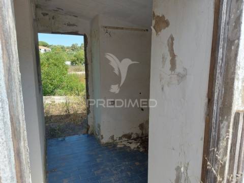Moradia t3 térrea, terreno 950m2, com piscina em vale navio