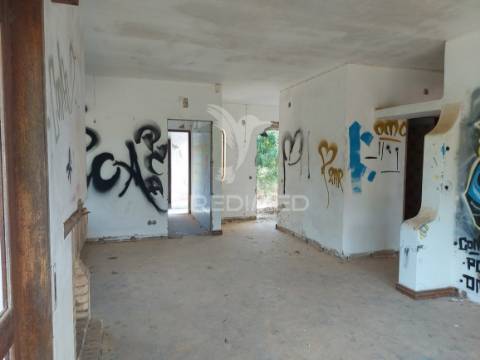 Moradia t3 térrea, terreno 950m2, com piscina em vale navio